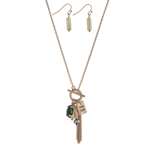 Wholesale gold toggle necklace set displaying green stones beads chain mini tass