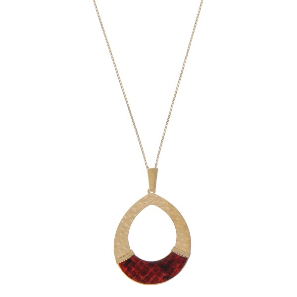 Wholesale hammered teardrop pendant necklace snakeskin wire wrapped details Pend