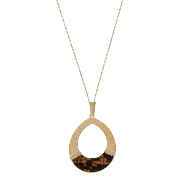 Wholesale hammered teardrop pendant necklace snakeskin wire wrapped details Pend