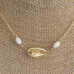 Wholesale short metal necklace pearls seashell details Approximate