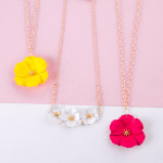 Wholesale cable chain necklace metal flower pendant gold center detail Pendant d