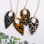 Wholesale cowhide leopard print hinge cut out pendant necklace Pendant overall