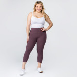 Wholesale plus Mix Brand peach skin capris seamless chic must have every wardro