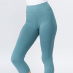 Wholesale mix Brand peach skin capris seamless chic must have every wardrobe li
